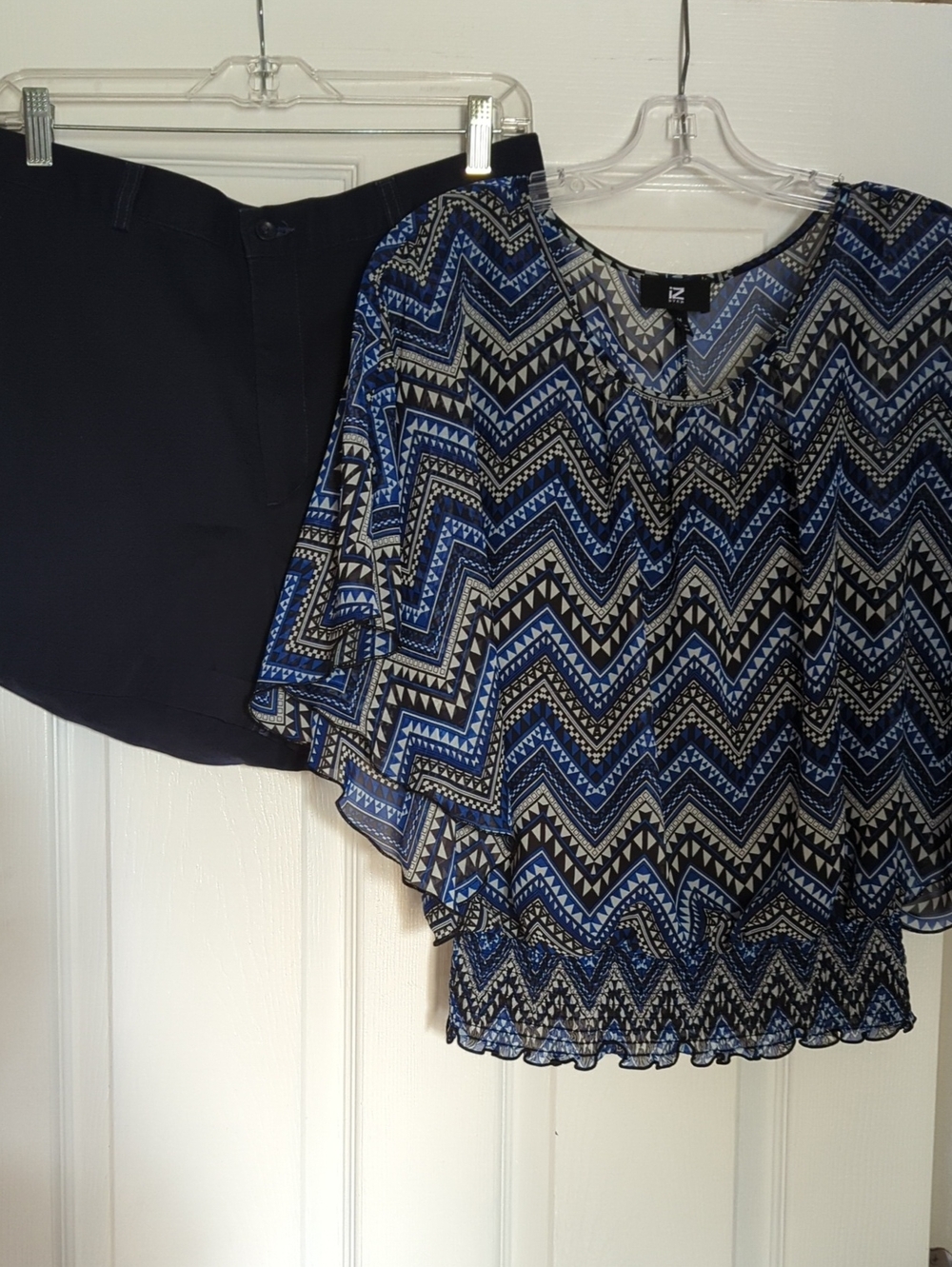 *Outfit* Dockers NAVY BLUE shorts (12) And Iz Byer Shirt (M)
